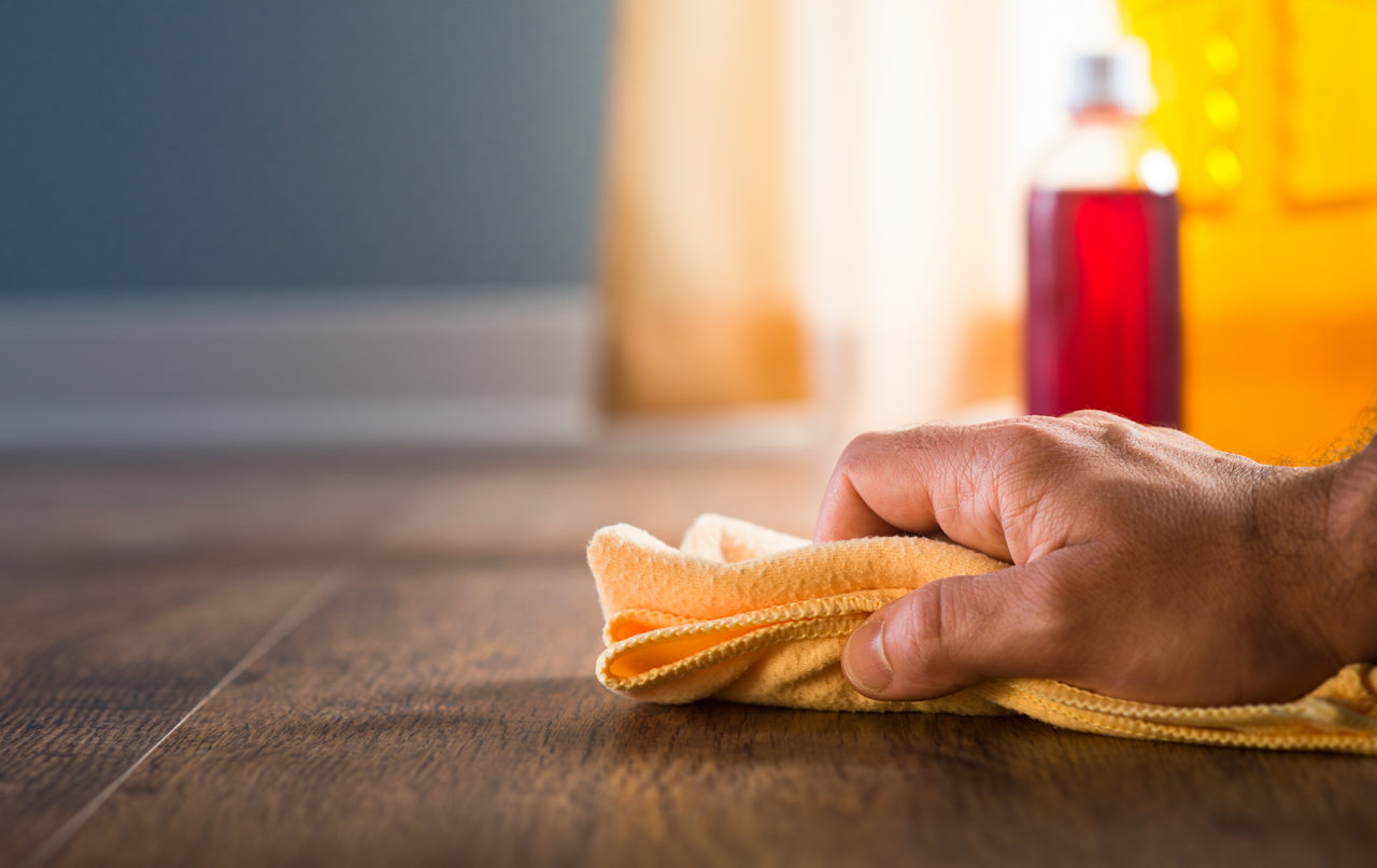 It is relatively easy to repair damage on an oiled floor