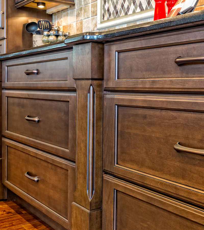 Finition d'armoires de cuisine en bois Ardec Produits pour bois