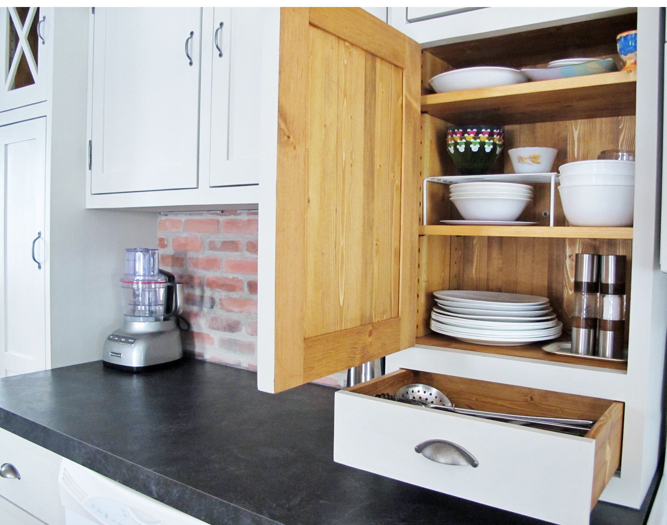 Armoires de Cuisine, Ilot et Garde manger finition ancienneantique